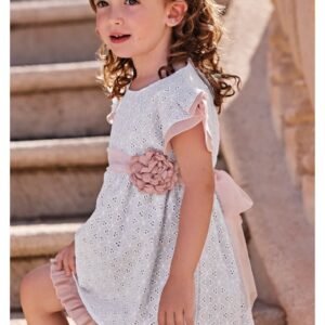 Vestido perfurado com cintura marcada e detalhe de flores menina